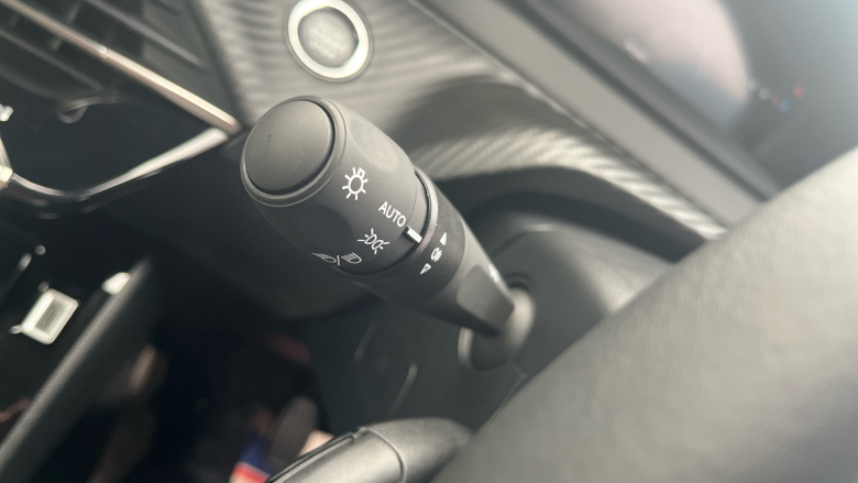 Peugeot 208 1.2 PureTech 100 Allure 5dr Petrol Hatchback